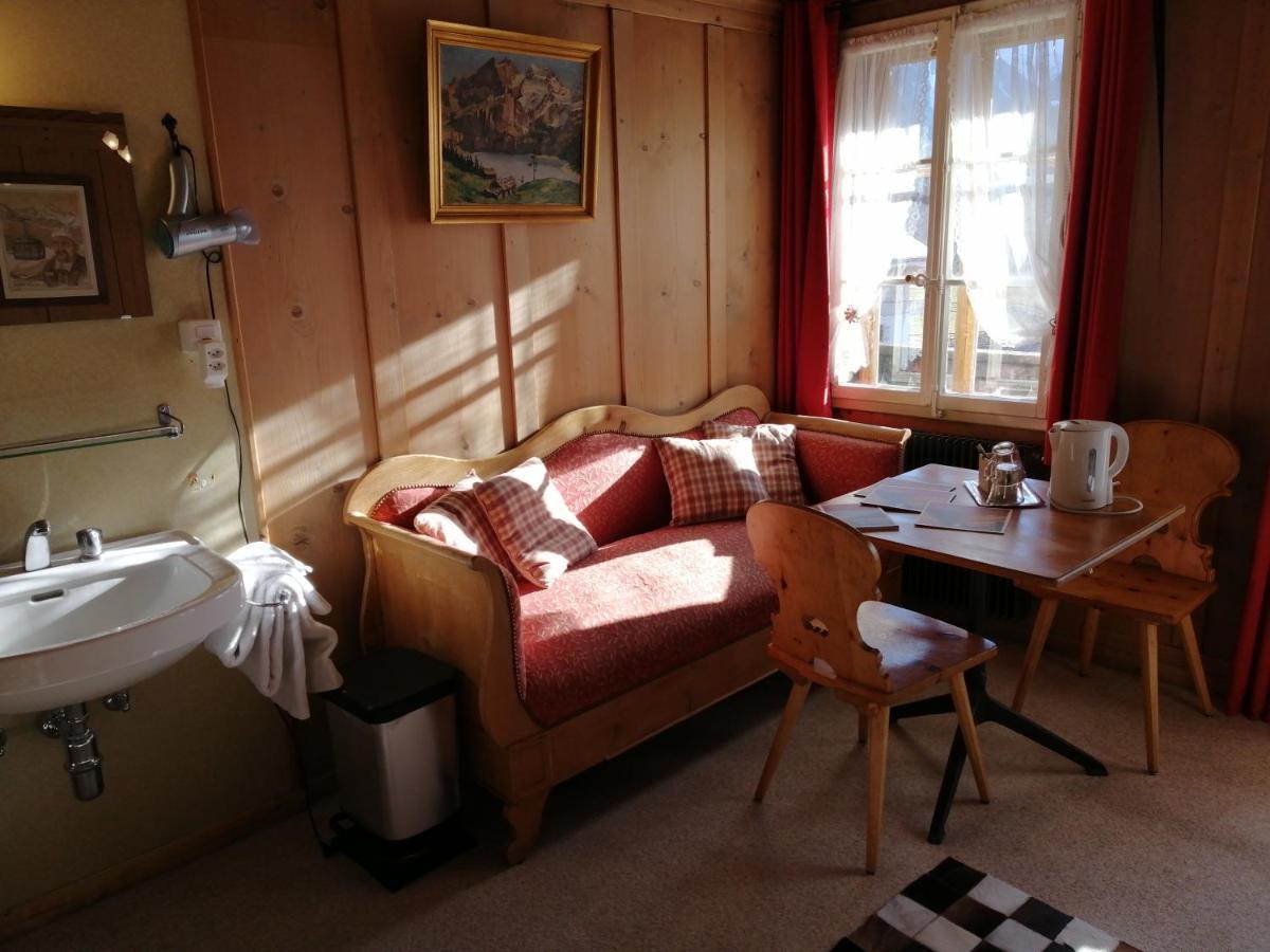 B&B Rosaly Chateau-d'Oex Room photo
